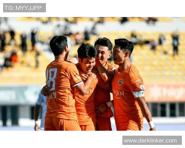 全北现代对阵江原FC精彩直播回顾与赛后分析尽在这里 全北现代对阵江原FC精彩直播回顾与赛后分析尽在这里