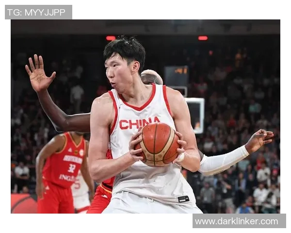 周琦在国际篮球舞台上的崛起与挑战：从青涩新星到顶尖球员的成长之路