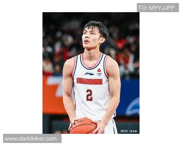 徐杰的篮球之路：从青涩少年到CBA明星的奋斗与成长