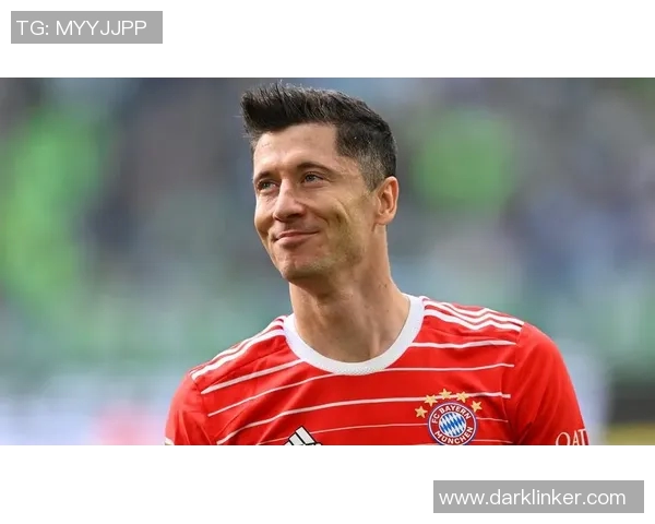 莱万重返安联球场遭拜仁球迷嘘声四起令人心寒的背叛与忘恩负义