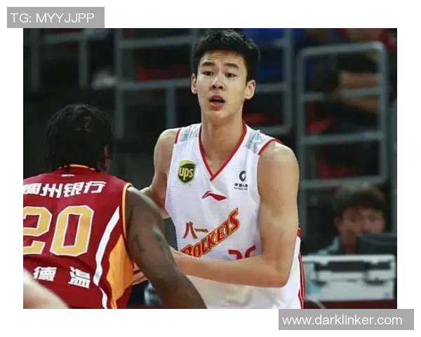 郭昊文的篮球之路：从青涩少年到职业球员的成长故事与挑战