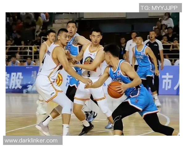 CBA山东与天津比赛中发生冲突引发球迷热议双方球员态度备受关注