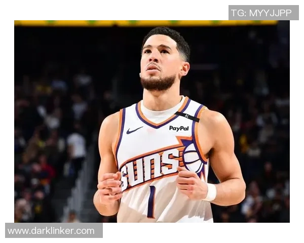 德文布克的崛起之路:从新秀到NBA超级明星的蜕变历程 德文布克的崛起之路:从新秀到NBA超级明星的蜕变历程